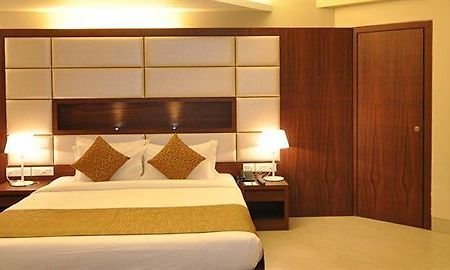 Kempton Hotel Kolkata Bagian luar foto