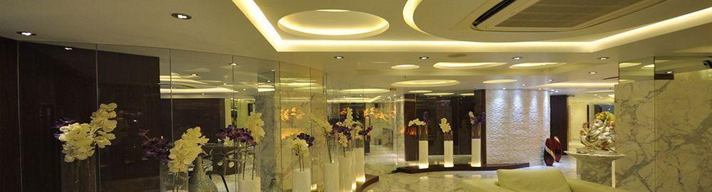 Kempton Hotel Kolkata Bagian luar foto