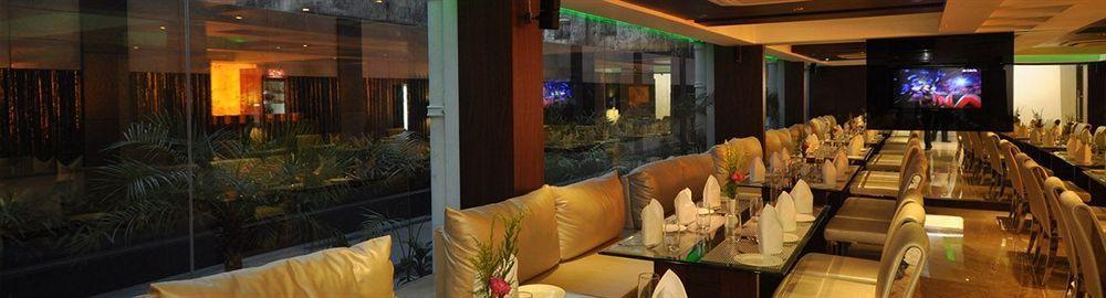 Kempton Hotel Kolkata Bagian luar foto