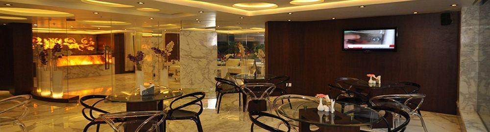 Kempton Hotel Kolkata Bagian luar foto