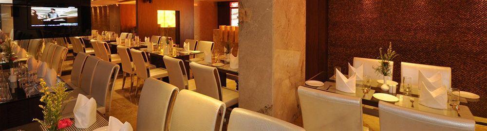 Kempton Hotel Kolkata Bagian luar foto
