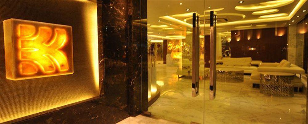 Kempton Hotel Kolkata Bagian luar foto