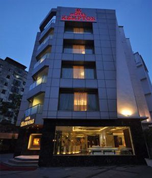 Kempton Hotel Kolkata Bagian luar foto