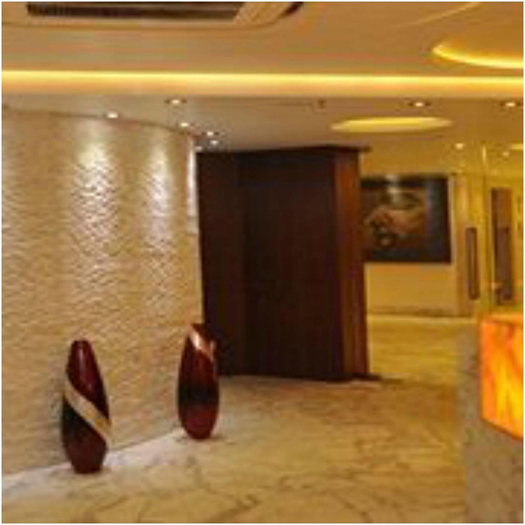 Kempton Hotel Kolkata Bagian luar foto