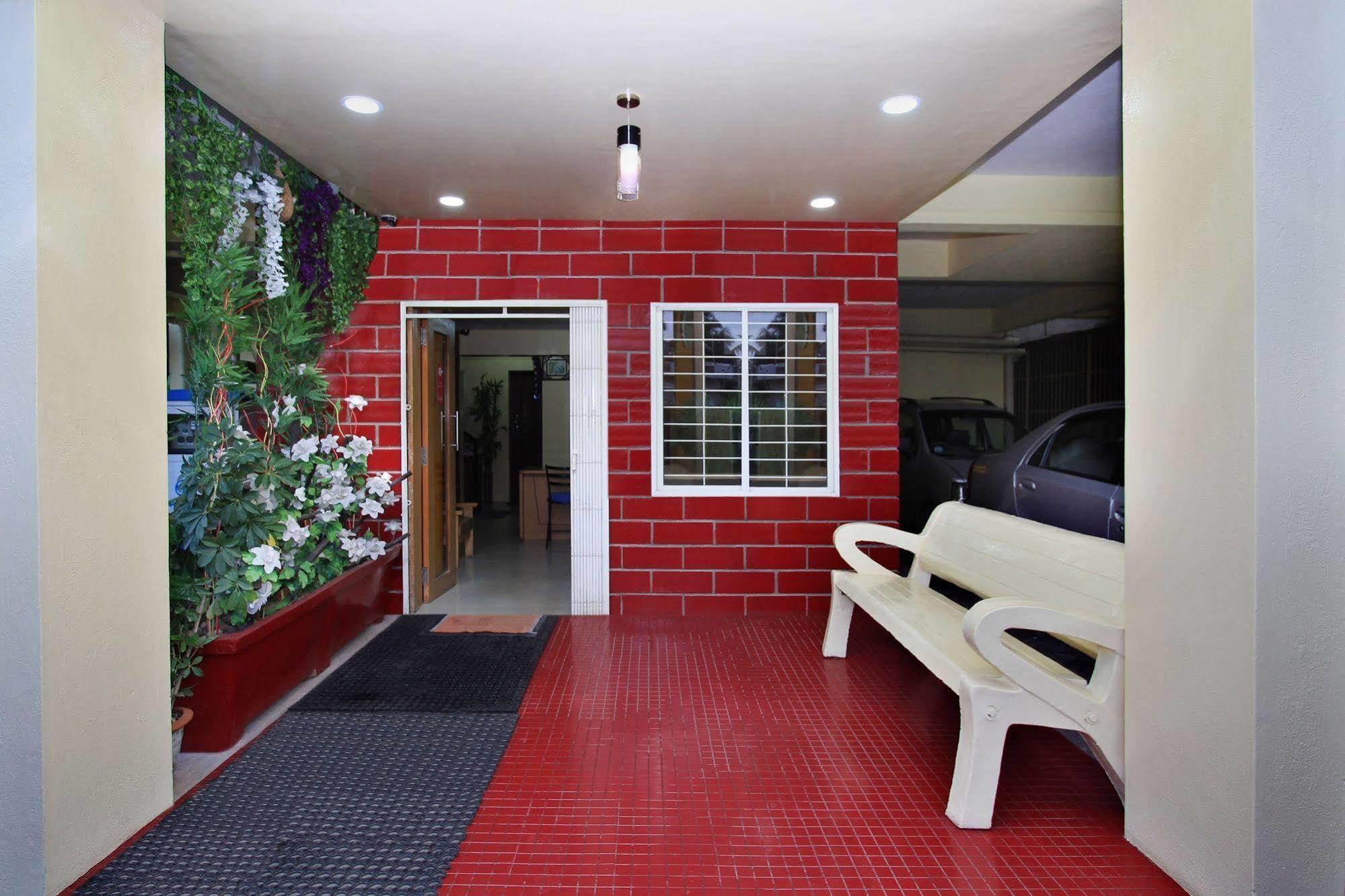 Kempton Hotel Kolkata Bagian luar foto