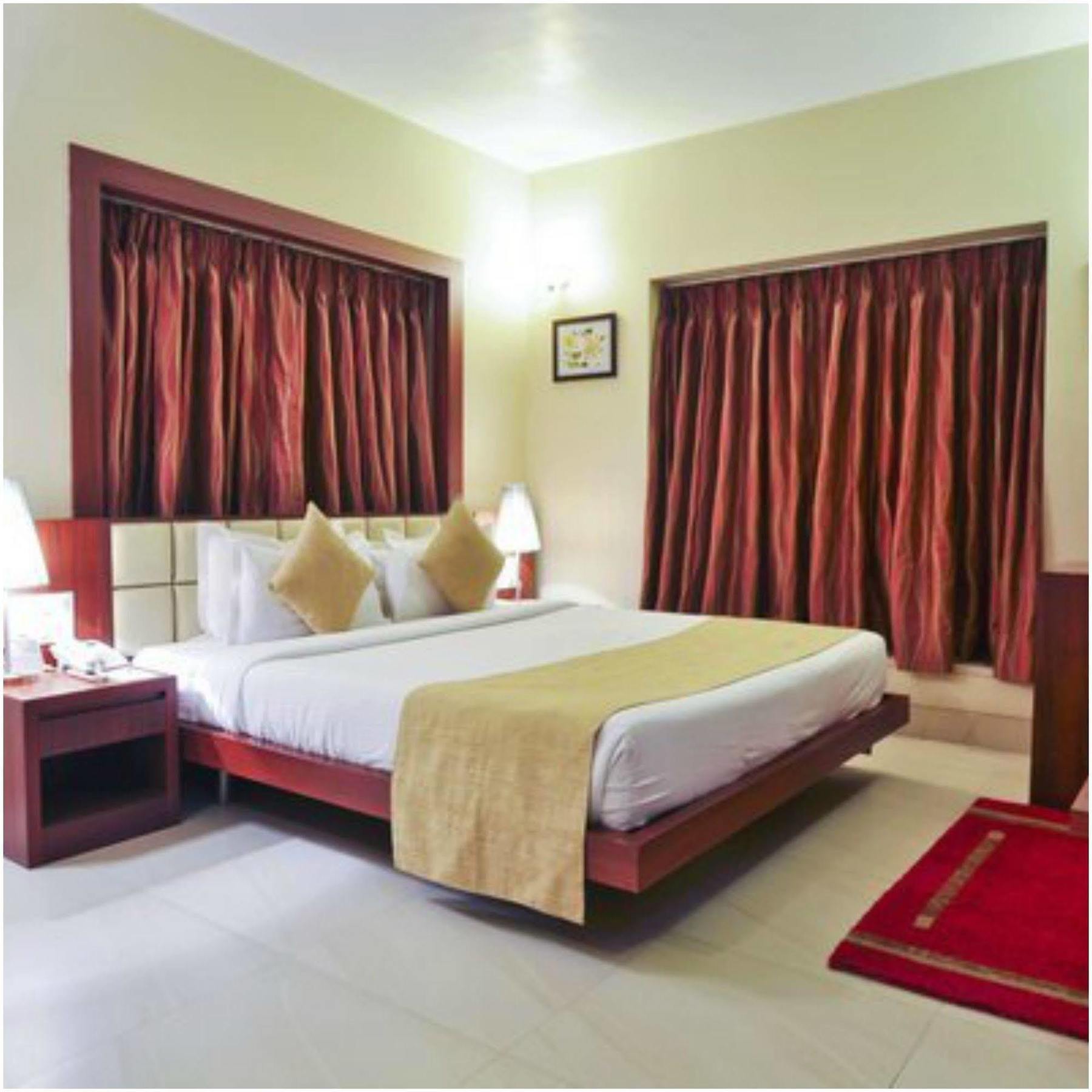 Kempton Hotel Kolkata Bagian luar foto