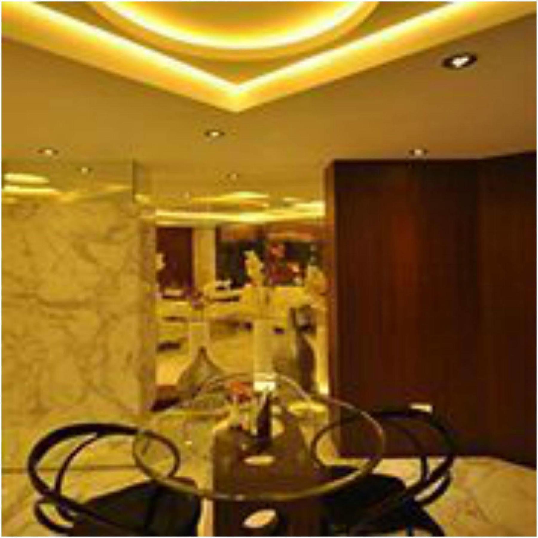 Kempton Hotel Kolkata Bagian luar foto